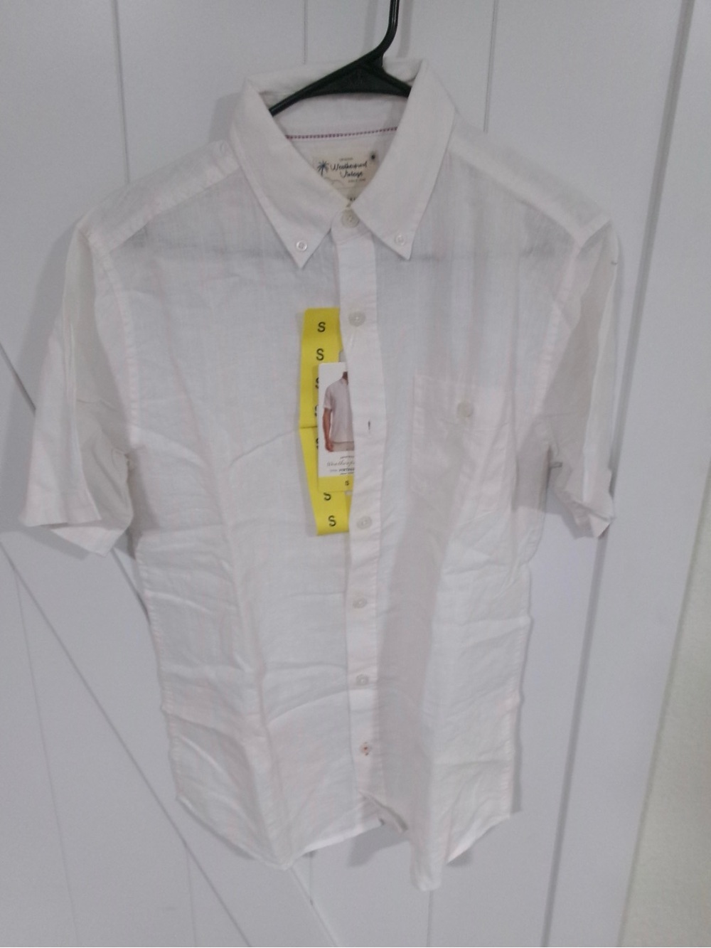 Men's White Short-Sleeve Button-Down Shirt